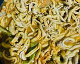 Foto langkah ke 6 dari resep Usus Ayam Pedas Bumbu Kuning.