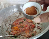 எக் கீமா சப்பாத்தி ரோல் ரெசிபி ஸ்டேப் 3 புகைப்படம்