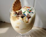 A picture of step 3 of Banana pudding parfait.