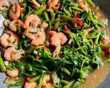 Foto langkah ke 4 dari resep Cah Kangkung Udang 🍤.