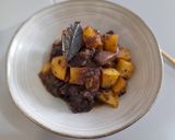 Foto del paso 8 de la receta Ternera estofada al vino tinto con patatas y surtido de setas