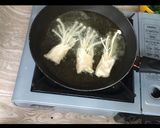 Foto langkah ke 4 dari resep Pangsit Jamur Enoki Goreng.
