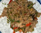 A picture of step 1 of Pad Krapow (Thai Basil Stir-Fry).