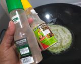 Gambar langkah 2 resipi Sup ayam ala Thai.