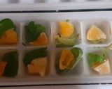 A picture of step 1 of Citrus Curaçao Punch.