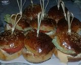 صورة لخطوة 5 من وصفة ميني برقر 🍔بعجينة قطنية ولا أروع 😋