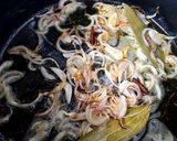 A picture of step 1 of Parda Pulao.