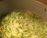 Foto del paso 4 de la receta: Zuddles con salsa Cítrica y Atún al jengibre