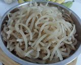 รูปขั้นตอนการทำที่ 2 ของ ไข่เจียวหนังหมู