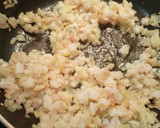 Foto del paso 6 de la receta: Cestas de masa brisa rellenas de gambas y setas