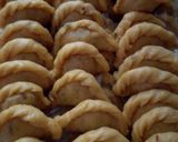 Foto langkah ke 5 dari resep Pastel Kering Abon.