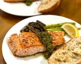 A picture of step 4 of Grilled salmon with homemade pesto sauce.