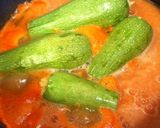 Foto del paso 2 de la receta: Calabacitas rellenas de queso
