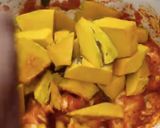 รูปขั้นตอนการทำที่ 3 ของ แกงคั่วฟักทองสันในไก่
