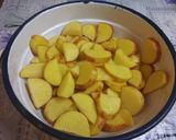 Virslis-kínai keles burgonya (egytálétel) recept fázis 1 fotója