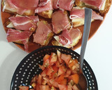 Foto del paso 4 de la receta: 🍅🧀🍞 Pan tostado con ajo, tomate, queso semi y serrano