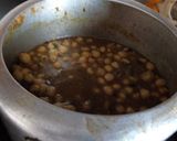 A picture of step 3 of Punjabi breakfast chole bhature.