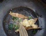 A picture of step 2 of Matar Paneer.