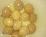 A picture of step 4 of 2 ingredients mini donuts.