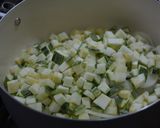 Foto del paso 3 de la receta: Zucchini, tomate y huevo con un toque especiado
