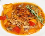 Foto del paso 6 de la receta: Trutros de pollo estofados con camote y yerbas frescas