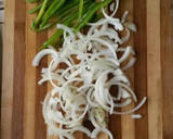 Foto del paso 2 de la receta: Churrascos con salsa y moñas 🍝