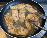 Foto del paso 4 de la receta: Pollo al vino blanco