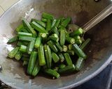 A picture of step 5 of Dahi wali bhindi.