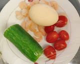 Hình bước làm 2 của món Salad tôm trứng cho bữa trưa