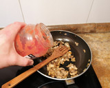 Foto del paso 2 de la receta: Champiñones con tomate