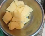 Foto langkah ke 1 dari resep Kentang kecap buncis potongan dada kecil-kecil.