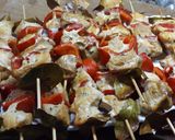 Foto del paso 2 de la receta Pinchitos de pollo o pavo al grill con pimiento macerados con soja para aperitivo