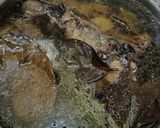 Foto langkah ke 1 dari resep Sop Kepala Kambing Kuah Susu.