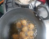 A picture of step 3 of Daal Vade.
