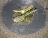 Foto langkah ke 2 dari resep Woku Ayam Rempah Daun.