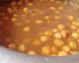 A picture of step 1 of Kathiawari cholay.