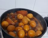 Foto langkah ke 5 dari resep Babi dan Telur rempah kecap (Phak low Te hie & Neeng).