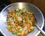 Foto langkah ke 2 dari resep Mie goreng ultah.