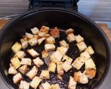 A picture of step 3 of Tuscan Panzanella with Crunchy Bread.