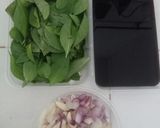 Foto langkah ke 1 dari resep Chicken Thai basil.