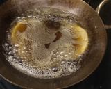 उड़द दाल की कचौड़ी (urad dal ki kachodi recipe in Hindi) रेसिपी चरण 6 फोटो