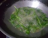 Foto langkah ke 2 dari resep Lalapan Selada Air Goreng.