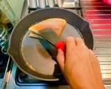 Foto langkah ke 3 dari resep Martabak Tipis Kering (Lekker).