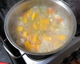 Foto del paso 1 de la receta: Sopa crema de pollo y calabacín!