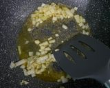 Foto langkah ke 2 dari resep Butter Rice Bowl Sosis Blackpaper.