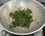 Foto langkah ke 5 dari resep Tumis Daun Pucuk Labu.