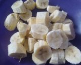 Foto langkah ke 1 dari resep Banana roll cake (versi roti tawar).