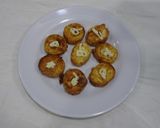 Hình bước làm 2 của món Đậu hũ non chiên giòn chà bông, mở hành ruốc sấy