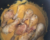 Foto del paso 9 de la receta: Muslos de pollo en salsa con cerveza 🍺