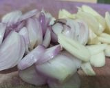 Foto langkah ke 1 dari resep Tumis Kangkung Enak dan Simpel.